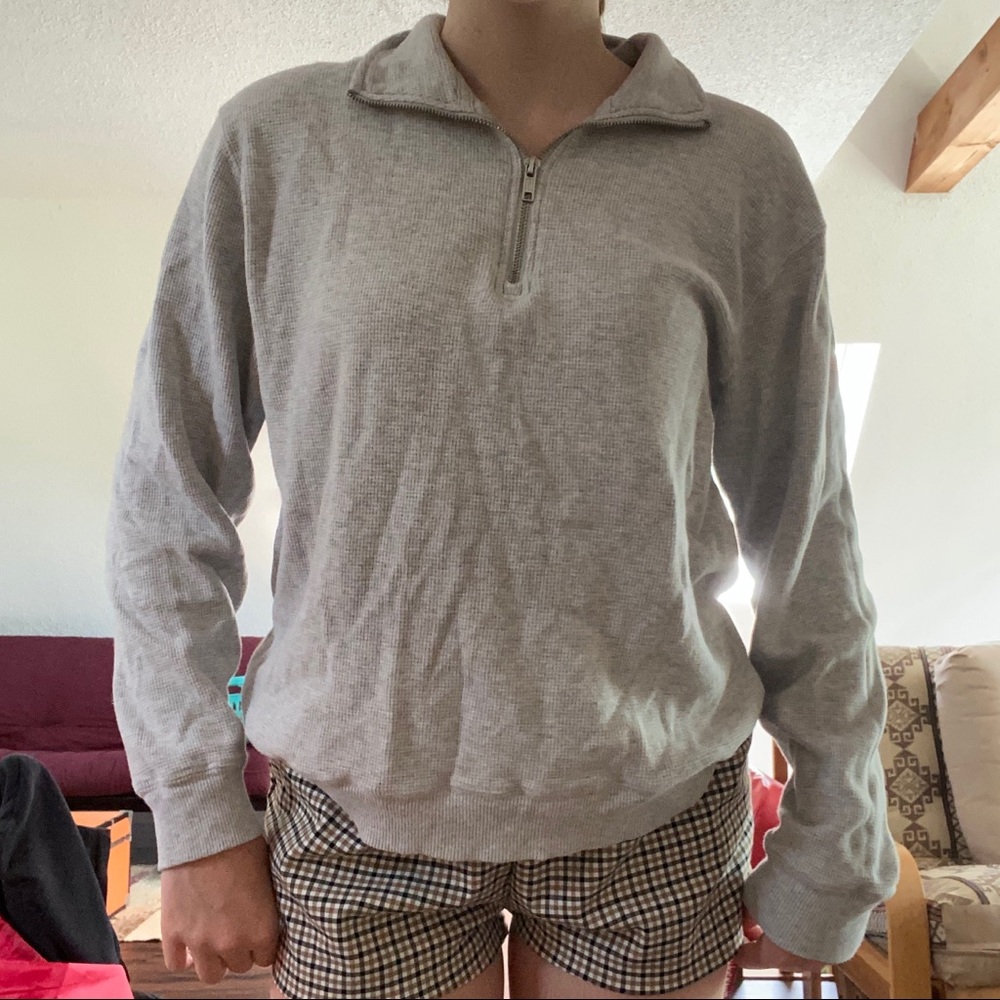 Gray quarter zip sweatshirt